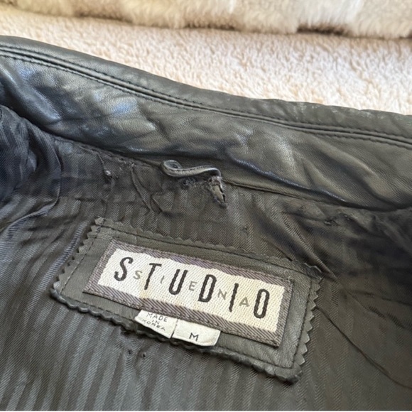 Vintage Siena Studio Women’s Black Genuine Leather Jacket with Gold Details - Picture 15 of 16